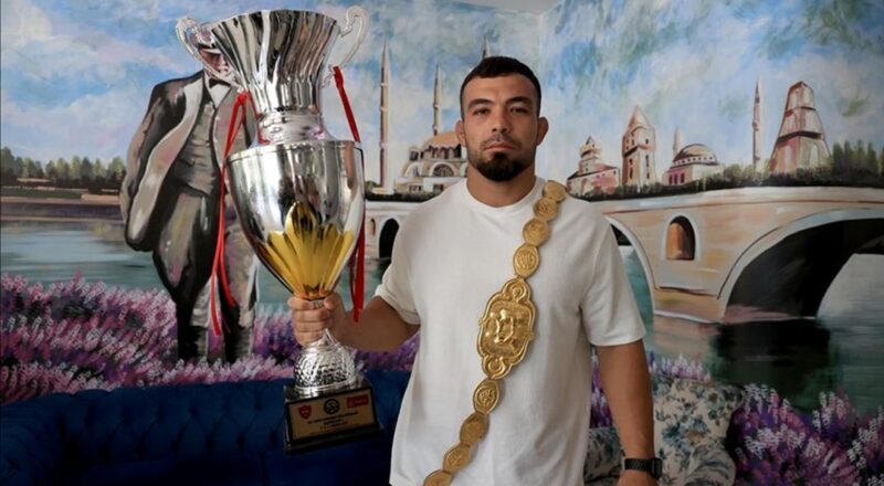 “kurt-bakisli”-pehlivan,-28-yil-sonra-altin-kemerin-surekli-sahibi-olabilir!