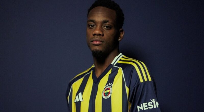 jhon-duran’in-fenerbahce’yi-secme-nedenini-canli-yayinda-acikladi